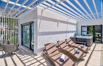 Promajna Villa for 8 Guests with Heated Pool