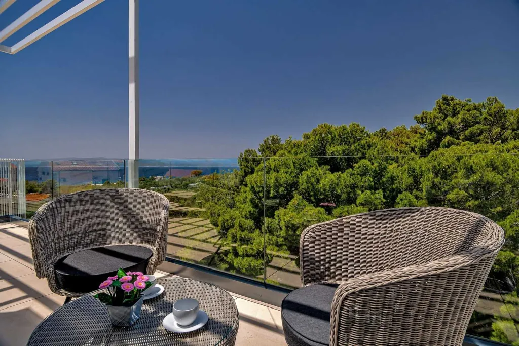 Promajna Villa for 8 Guests with Heated Pool