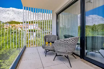 Promajna Villa for 8 Guests with Heated Pool