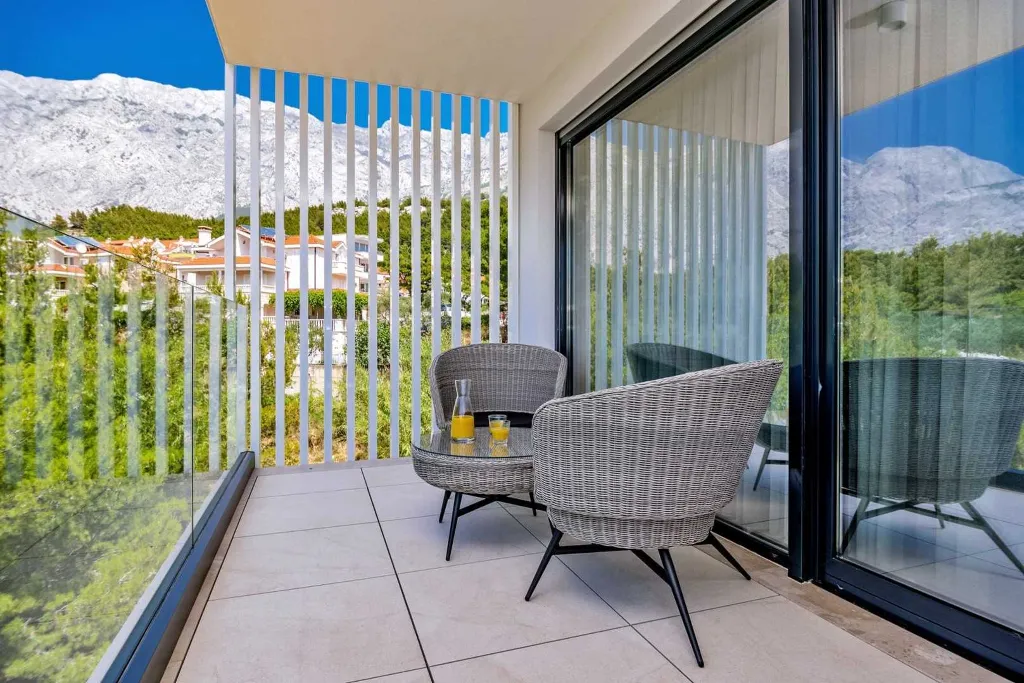 Promajna Villa for 8 Guests with Heated Pool