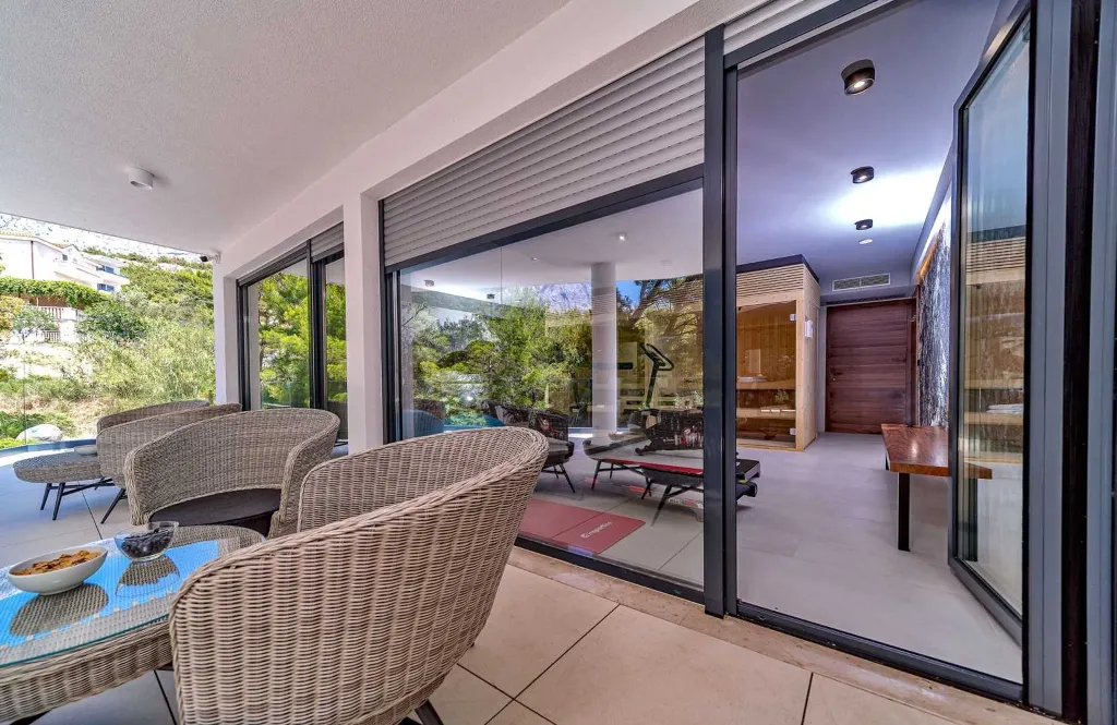 Promajna Villa for 8 Guests with Heated Pool
