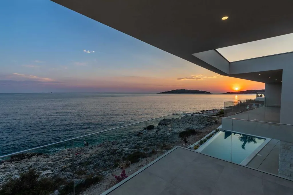 Rogoznica Villa with Private Heated Pool