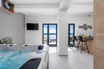 Seafront Villa for 10 Guests in Lokva Rogoznica