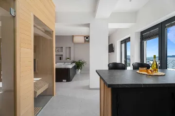 Seafront Villa for 10 Guests in Lokva Rogoznica