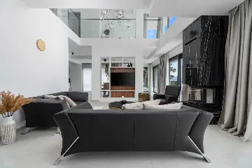 Seafront Villa for 10 Guests in Lokva Rogoznica