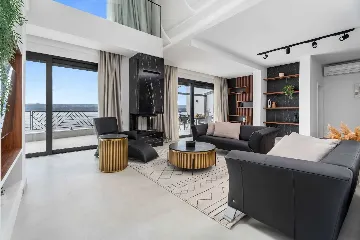 Seafront Villa for 10 Guests in Lokva Rogoznica