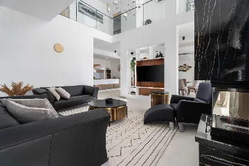 Seafront Villa for 10 Guests in Lokva Rogoznica