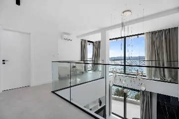 Seafront Villa for 10 Guests in Lokva Rogoznica