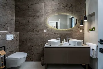 Seafront Villa for 10 Guests in Lokva Rogoznica