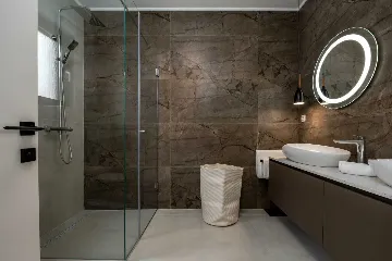 Seafront Villa for 10 Guests in Lokva Rogoznica