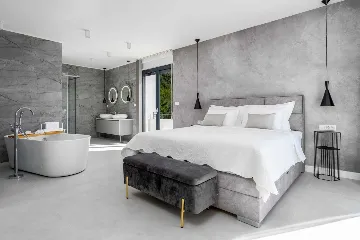 Seafront Villa for 10 Guests in Lokva Rogoznica