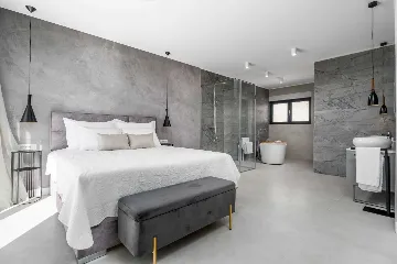 Seafront Villa for 10 Guests in Lokva Rogoznica