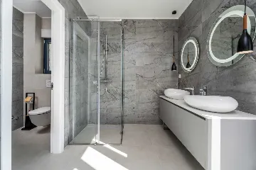 Seafront Villa for 10 Guests in Lokva Rogoznica