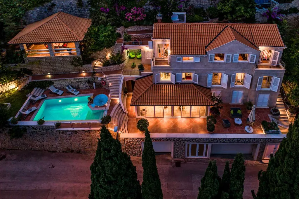 Dubrovnik 6-Bedroom Villa for 12 with Private Pool