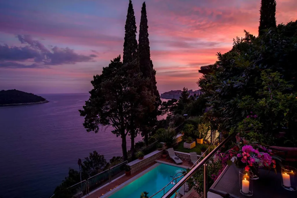 Dubrovnik 6-Bedroom Villa for 12 with Private Pool