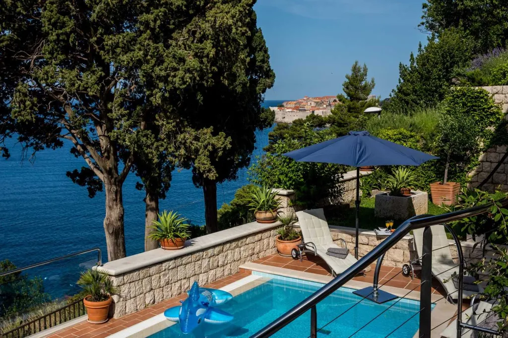 Dubrovnik 6-Bedroom Villa for 12 with Private Pool