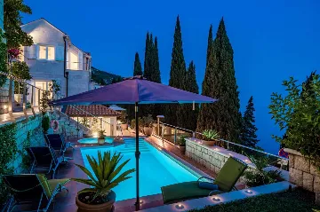 Dubrovnik 6-Bedroom Villa for 12 with Private Pool