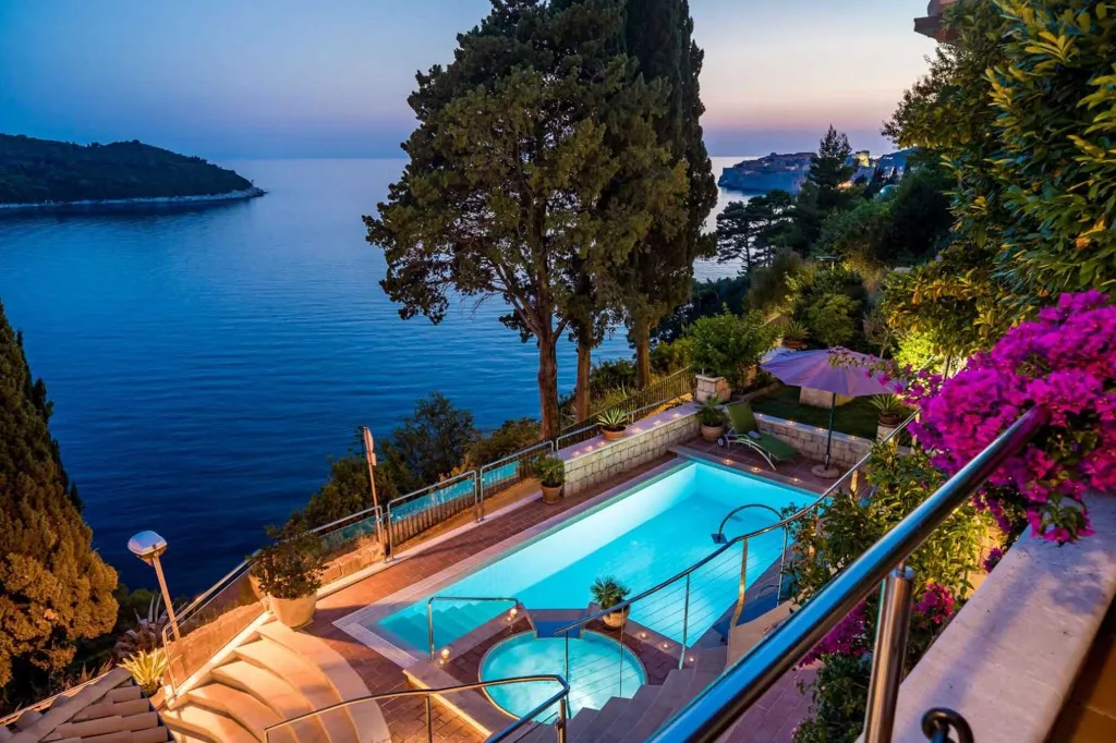 Dubrovnik 6-Bedroom Villa for 12 with Private Pool