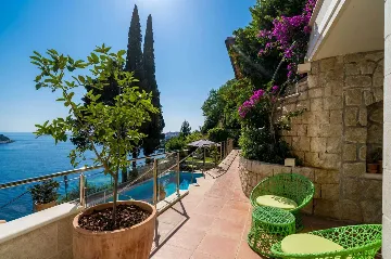 Dubrovnik 6-Bedroom Villa for 12 with Private Pool