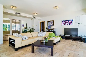 Dubrovnik 6-Bedroom Villa for 12 with Private Pool