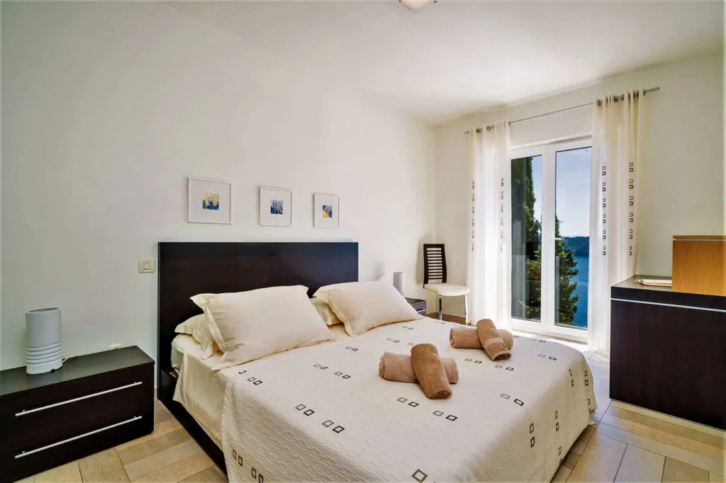 Dubrovnik 6-Bedroom Villa for 12 with Private Pool