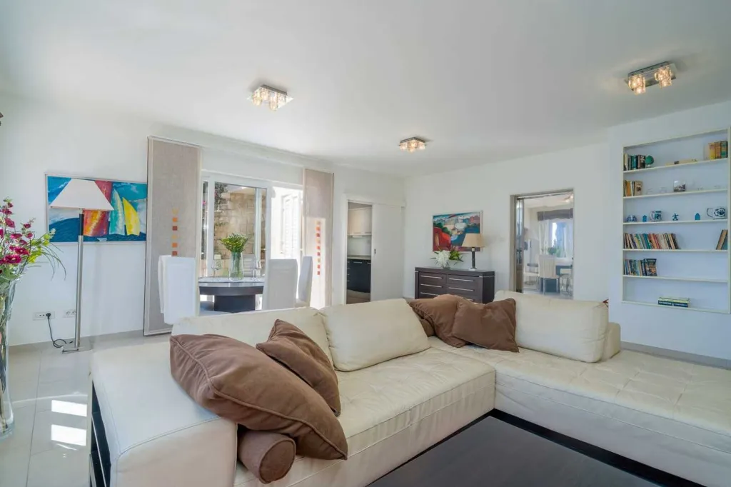 Dubrovnik 6-Bedroom Villa for 12 with Private Pool