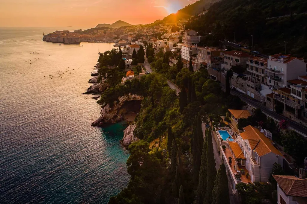 Dubrovnik 6-Bedroom Villa for 12 with Private Pool