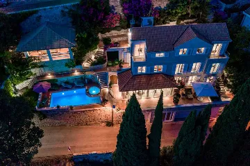 Dubrovnik 6-Bedroom Villa for 12 with Private Pool