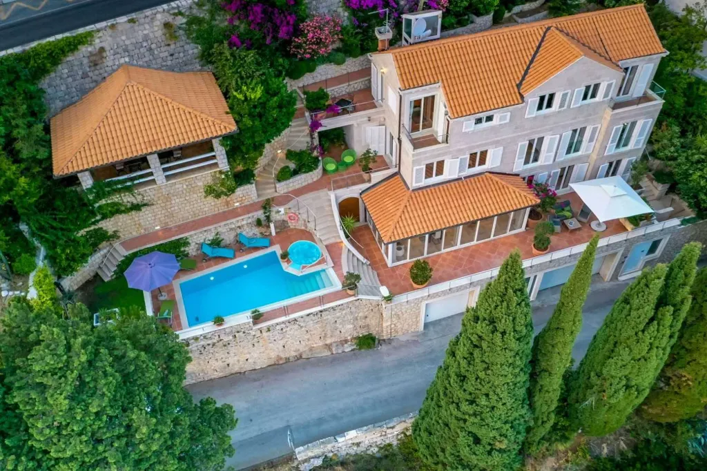 Dubrovnik 6-Bedroom Villa for 12 with Private Pool
