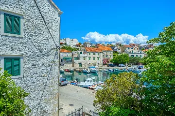 3-Bedroom Villa with Private Heated Pool in Sumartin