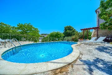 3-Bedroom Villa with Private Heated Pool in Sumartin