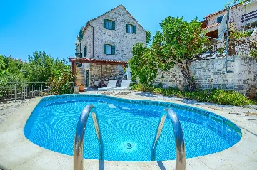 3-Bedroom Villa with Private Heated Pool in Sumartin