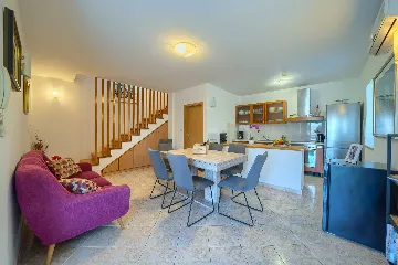 3-Bedroom Villa with Private Heated Pool in Sumartin