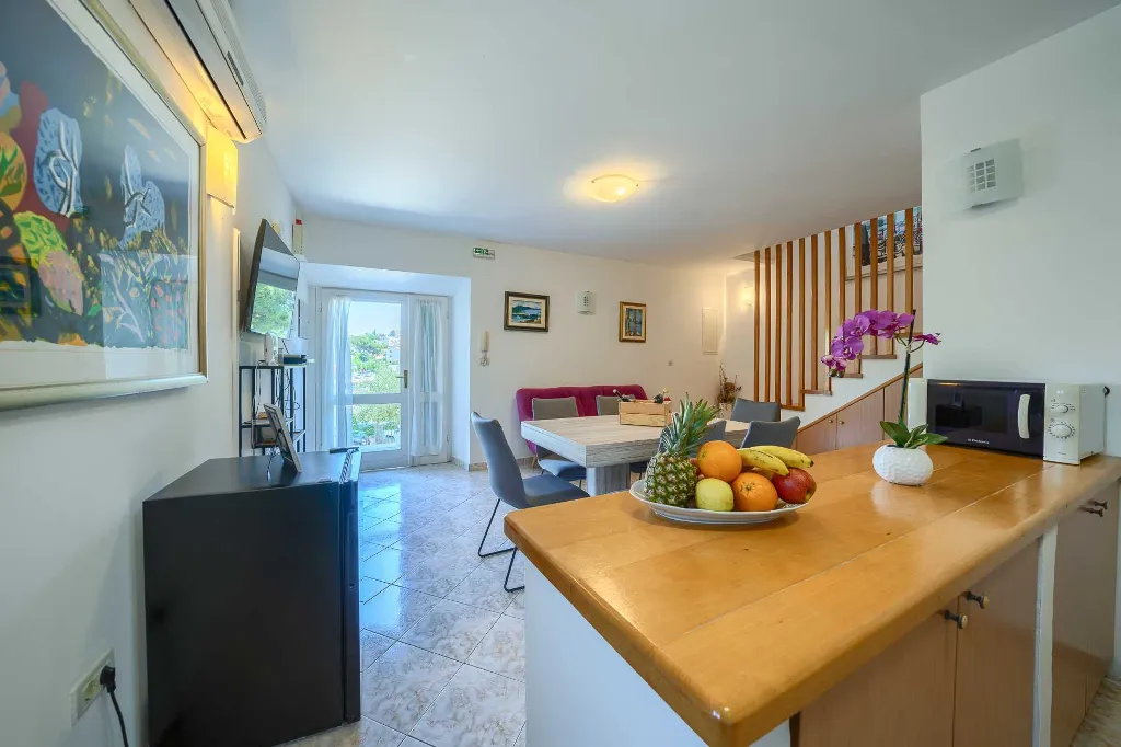 3-Bedroom Villa with Private Heated Pool in Sumartin