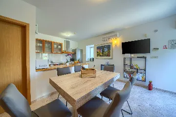 3-Bedroom Villa with Private Heated Pool in Sumartin