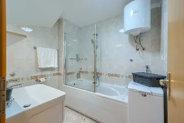 3-Bedroom Villa with Private Heated Pool in Sumartin