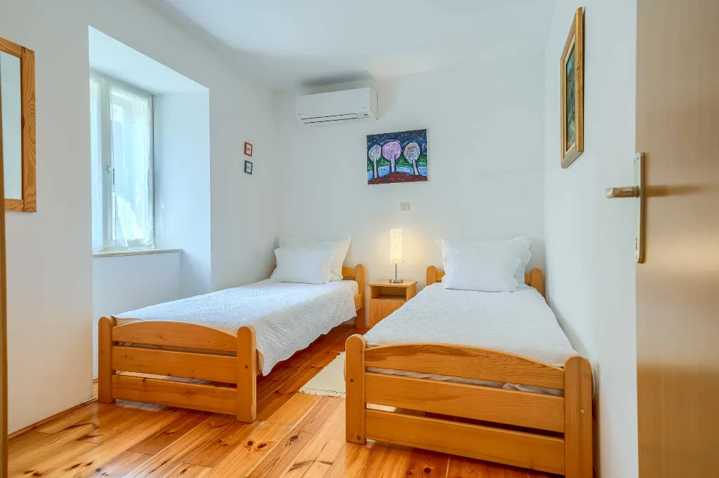 3-Bedroom Villa with Private Heated Pool in Sumartin