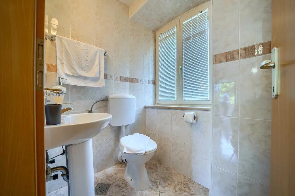 3-Bedroom Villa with Private Heated Pool in Sumartin