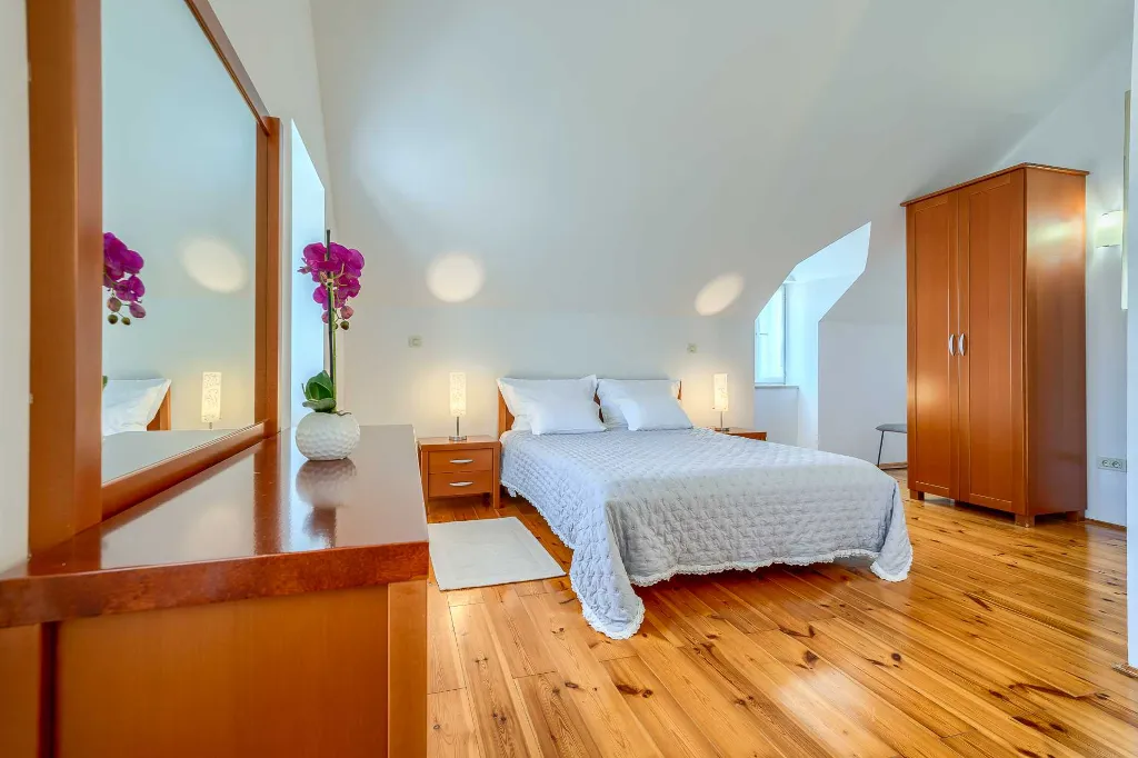 3-Bedroom Villa with Private Heated Pool in Sumartin