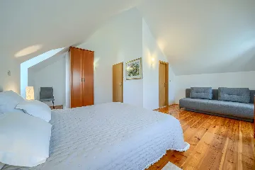 3-Bedroom Villa with Private Heated Pool in Sumartin