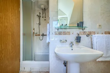 3-Bedroom Villa with Private Heated Pool in Sumartin