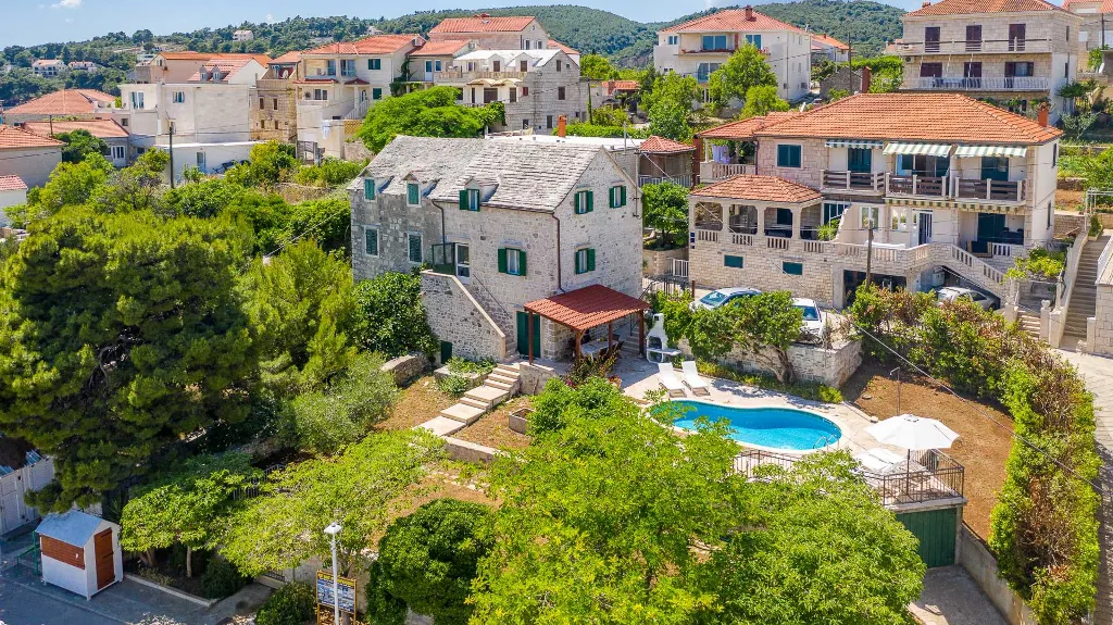 3-Bedroom Villa with Private Heated Pool in Sumartin