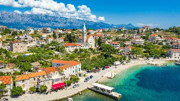 3-Bedroom Villa with Private Heated Pool in Sumartin