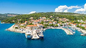 3-Bedroom Villa with Private Heated Pool in Sumartin