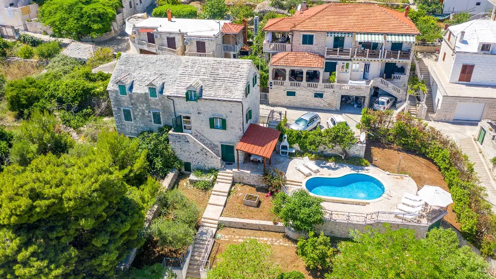 3-Bedroom Villa with Private Heated Pool in Sumartin