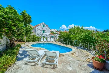 3-Bedroom Villa with Private Heated Pool in Sumartin