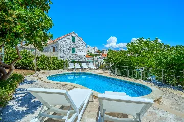 3-Bedroom Villa with Private Heated Pool in Sumartin