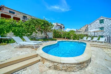 3-Bedroom Villa with Private Heated Pool in Sumartin