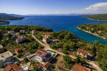 4-Bedroom Heated Pool Villa in Milna, Brač