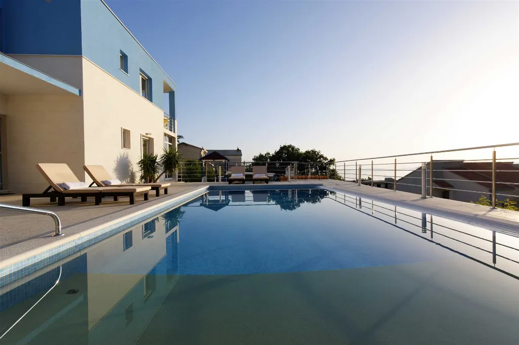 Podstrana 4-Bedroom Villa with Heated Pool